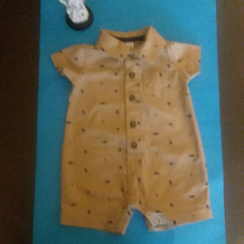 CARTER'S COLLAR ROMPER